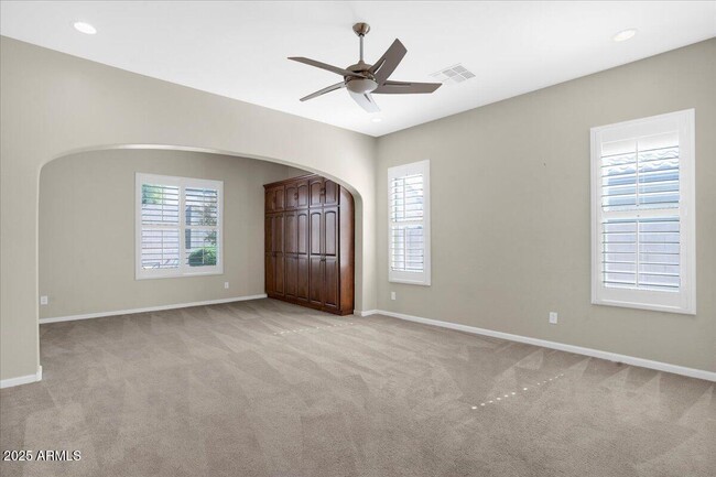 Building Photo - 2410 E Park View Ln