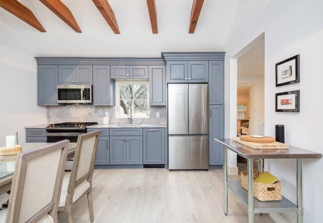 Building Photo - 3 Parsons Close