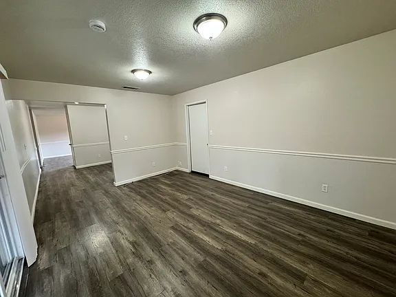 Building Photo - Spacious and well-maintained 4-bedroom, 1.5-bath home located in a desirable Fresno neighborhood.