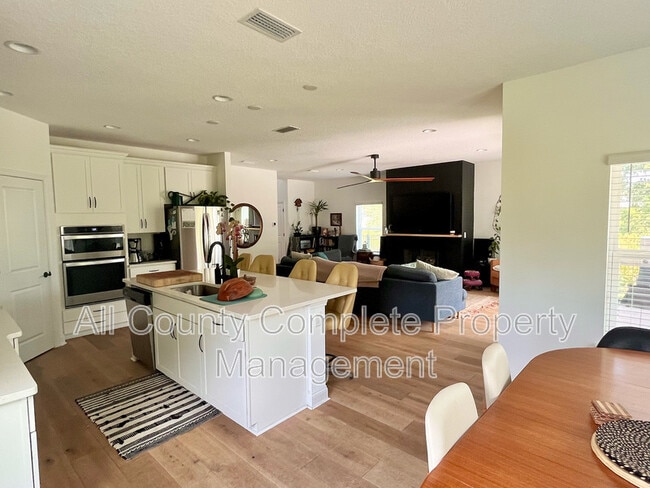 Building Photo - 261 Starnberg Ct