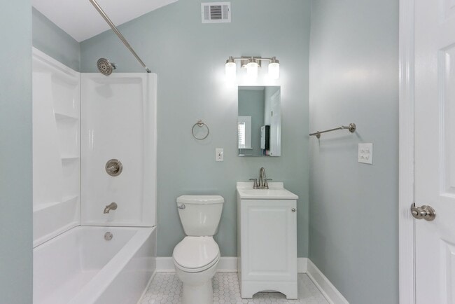 Building Photo - 2109 E 36th St