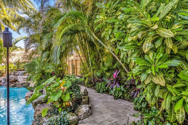 Building Photo - 2004 NE 17th Way