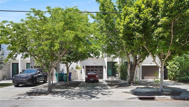 Building Photo - 1371 SW 22nd Terrace