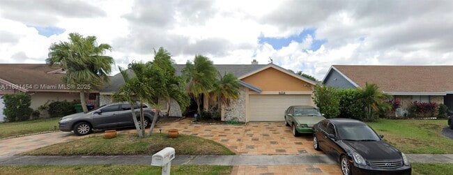Primary Photo - 7358 NW 49th St