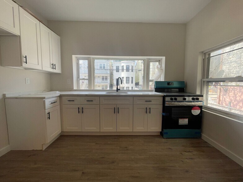 Unit 1 - 56 Atlantic St