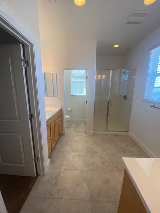 Building Photo - Charming 3-Bedroom House for Rent in Marin...
