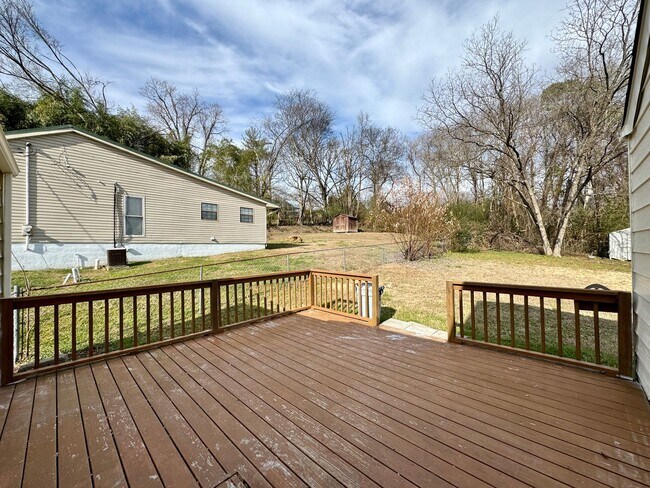 Building Photo - 32 Opal Rd