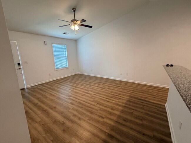 Building Photo - 2177 Stillpointe Dr