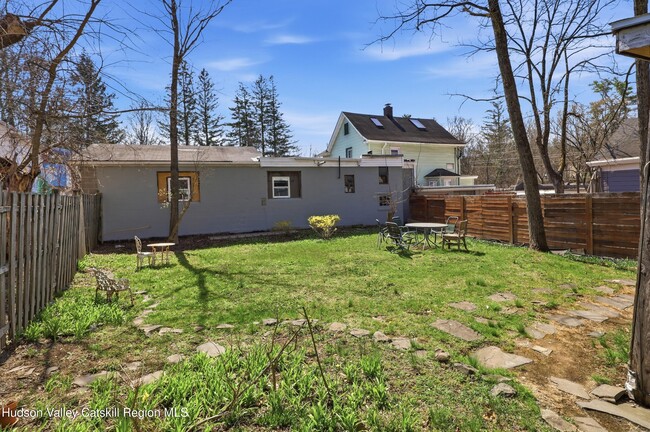 Building Photo - 43-47-47 Tinker St