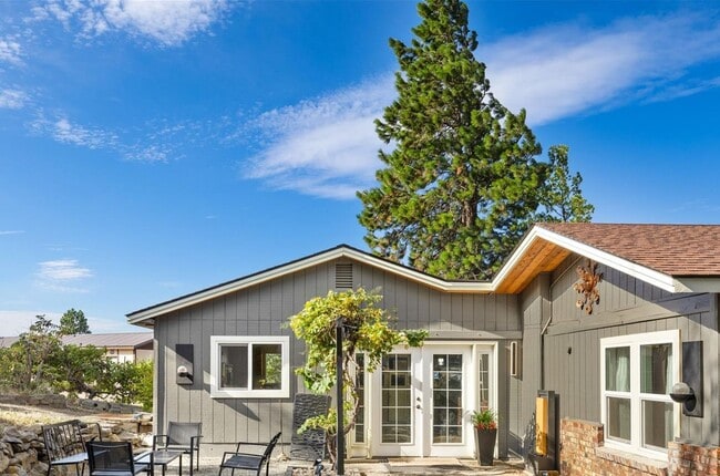 Building Photo - Spectacular Views Close to I-90!