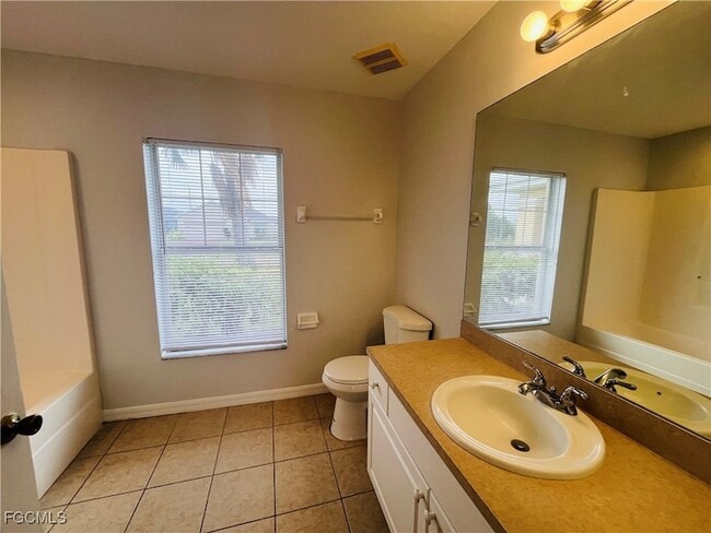 Building Photo - 313 NE 30th St