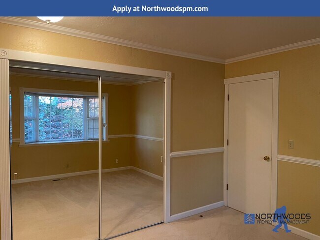 Building Photo - 518 Girard Cir