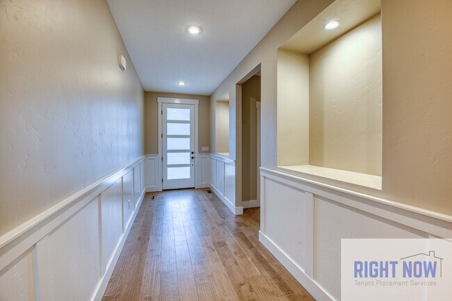 Building Photo - 1497 W Tenzing St
