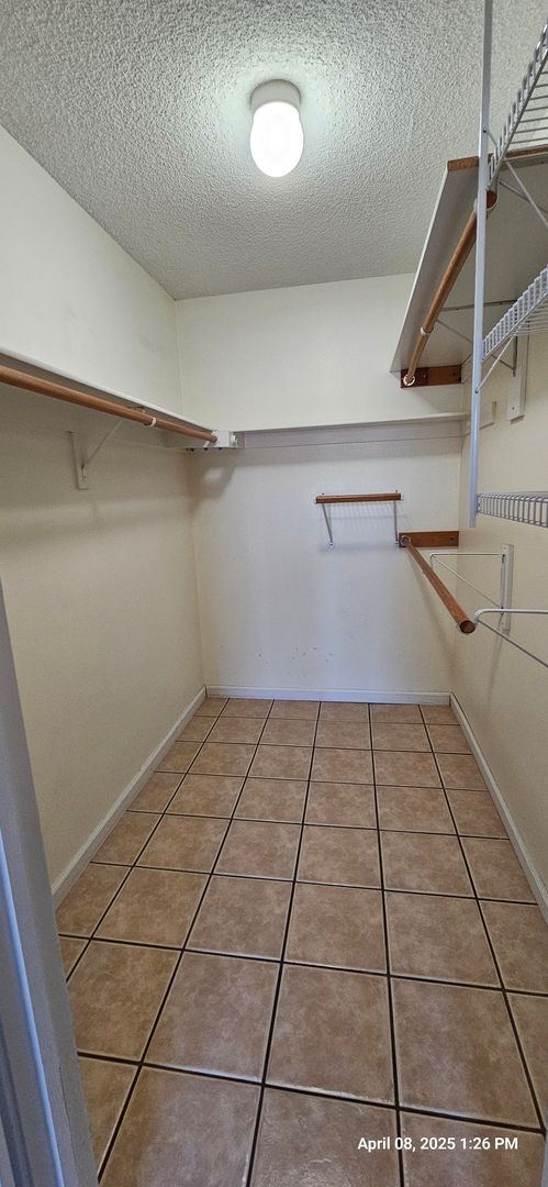 Building Photo - Orcutt Single Story Knollwood Terrace Condo with Attached One Car Garage