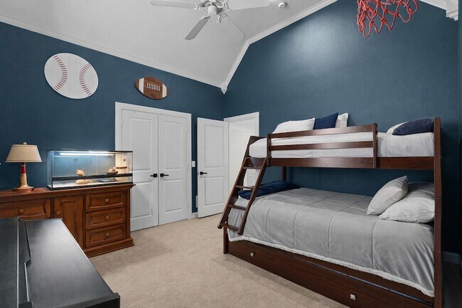 Building Photo - 1621 Hidden Bluff Ct