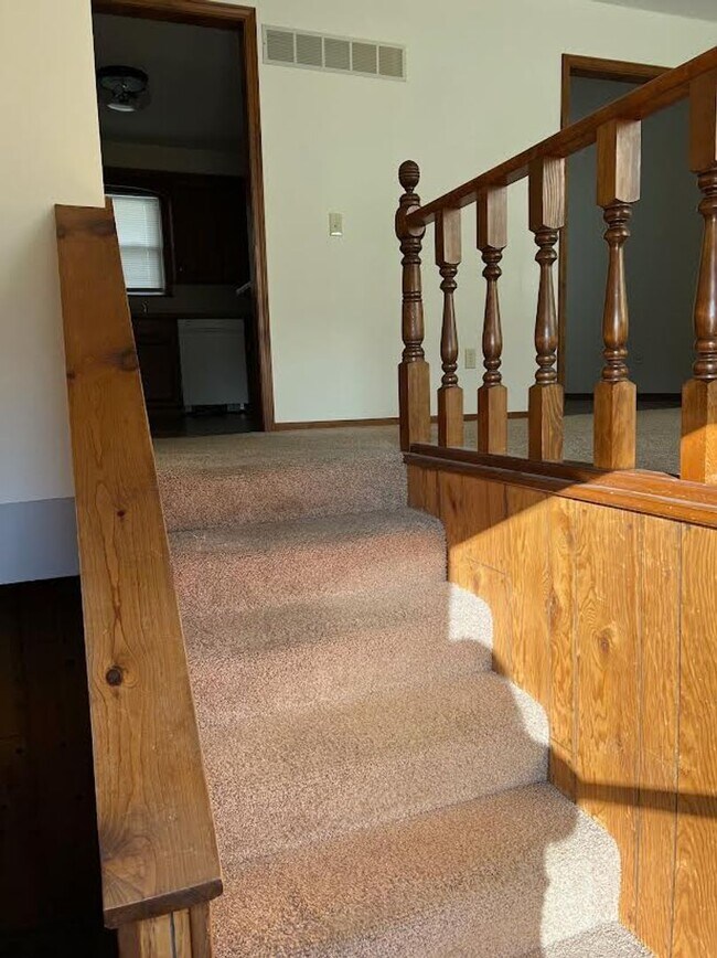 Building Photo - 219 W Market St