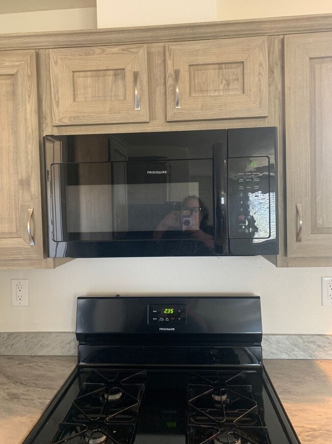 Building Photo - Paradise 3 bedrooms 2 bathrooms South Libb...