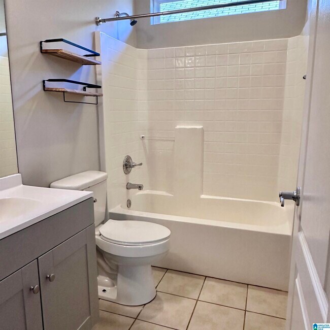 Building Photo - 5272 Promenade Dr