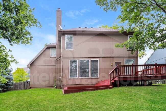 Building Photo - 4 Bed 2.5 Bath Northland Beauty For Rent!