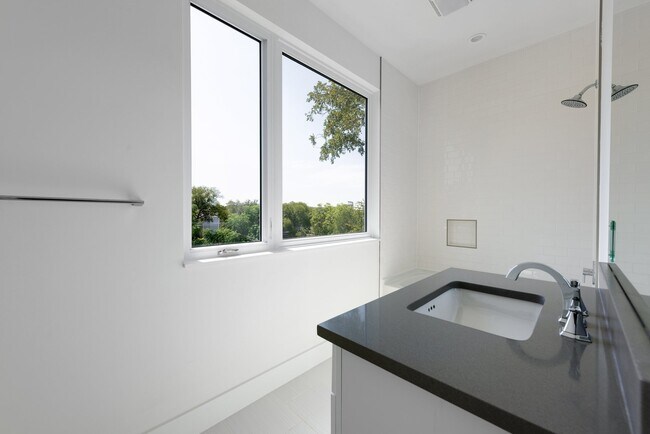 Building Photo - 3107 Walling Dr