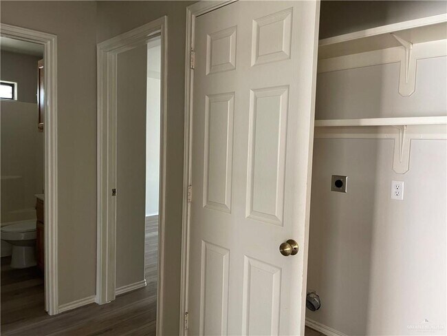 Building Photo - 13 Dora Jeanne Dr