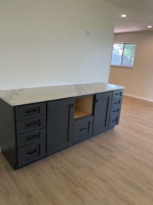 Building Photo - 2735 Ardis Dr