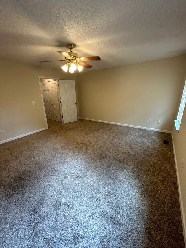 Building Photo - 3/2.5 Nice Townhouse in Armuchee- $1,350