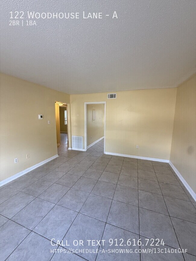 Building Photo - 122 Woodhouse Ln