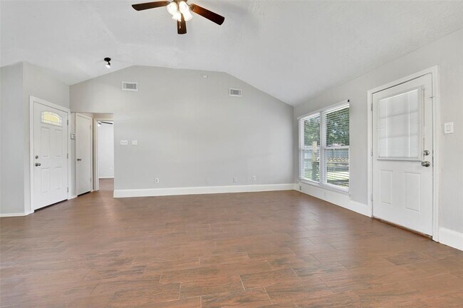 Building Photo - 2502 Ewell Dr