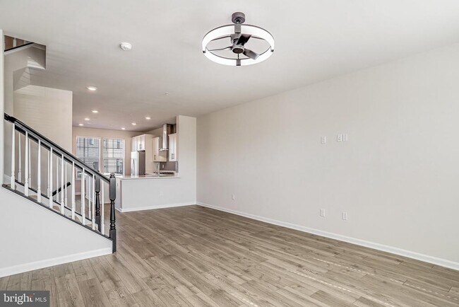 Building Photo - 421 Ensemble Wy