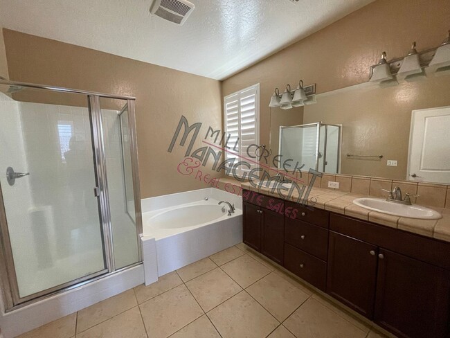 Building Photo - $500 OFF FIRST MONTHS RENT