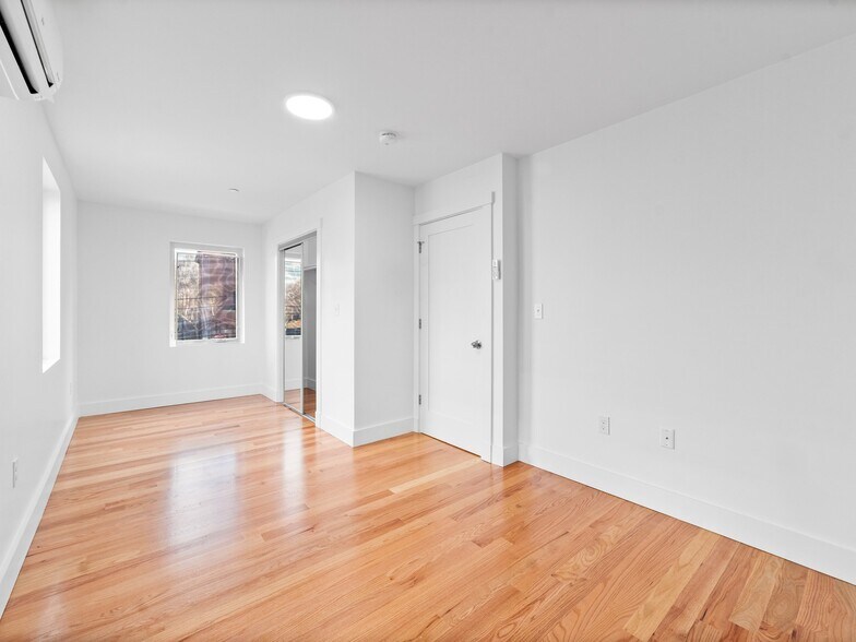 Building Photo - 140 Prospect St