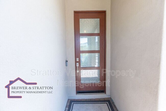 Building Photo - 4065 S Marin Dr