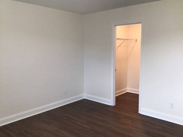Building Photo - 104 Parkside Blvd