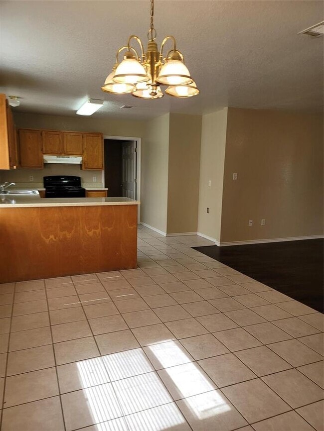 Building Photo - Spacious 3-2-2 in Granbury ...Coming soon.