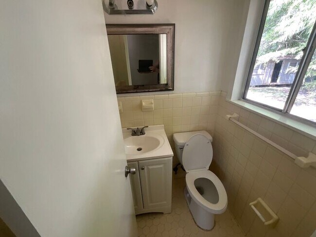Building Photo - 3612 Sykes Park Dr