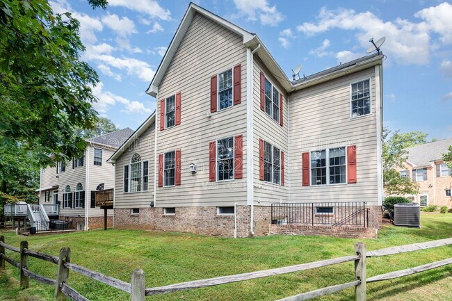 Building Photo - 8401 Tysons Trace Ct