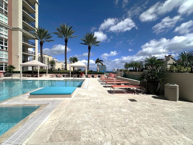 Building Photo - 550 Okeechobee Blvd