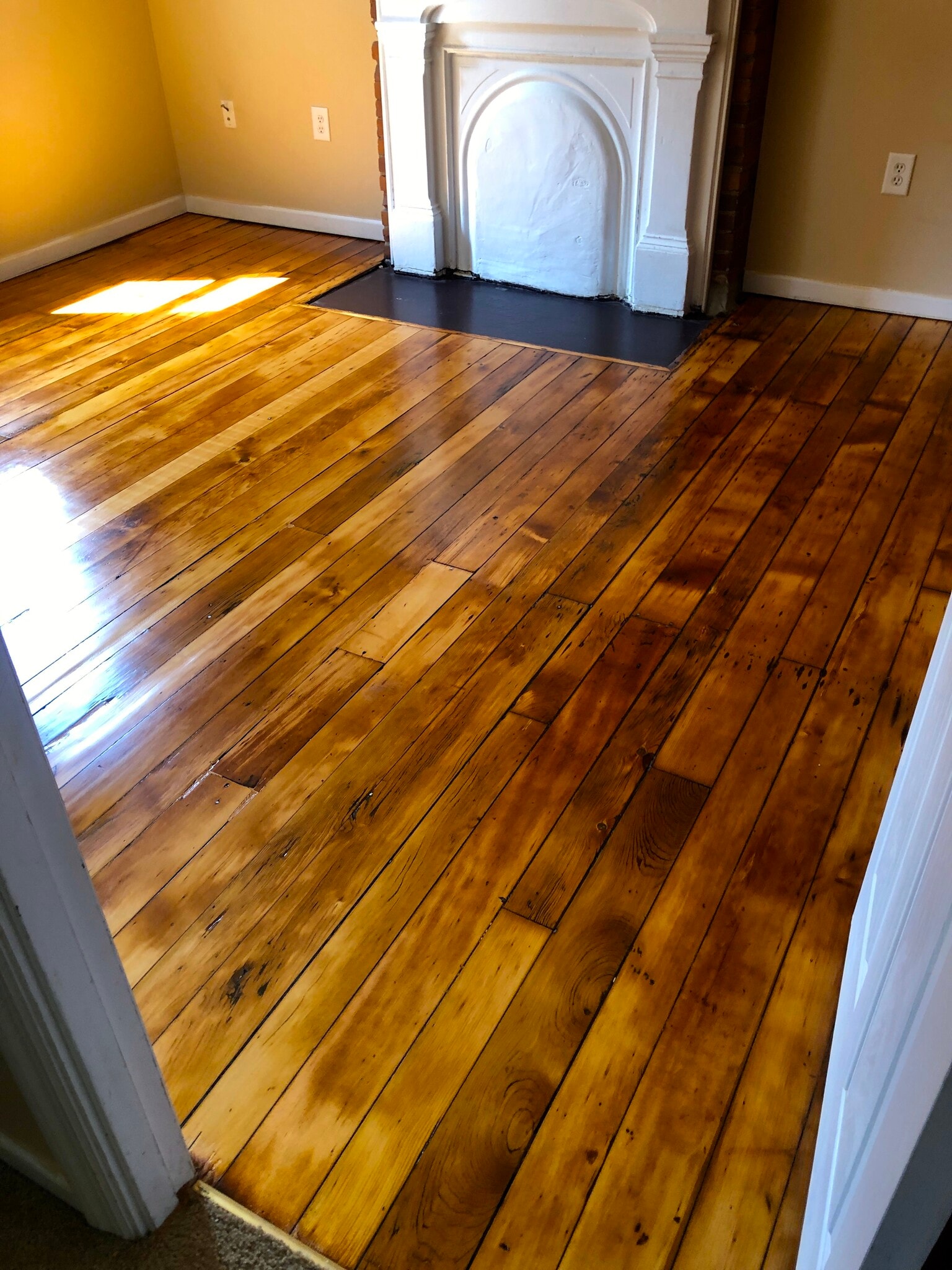 Living Room - 2211 Sarah St