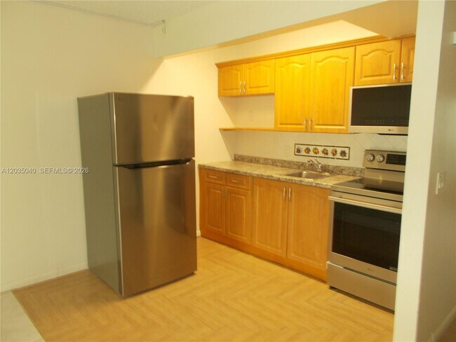 Building Photo - 1400 SW 124th Terrace