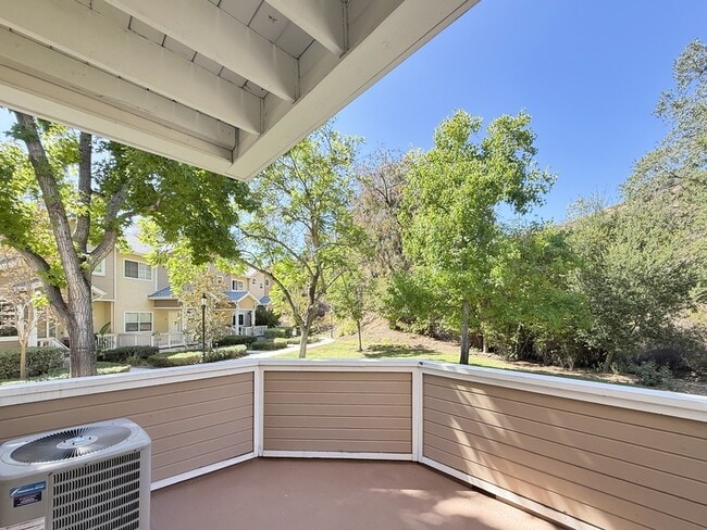 Building Photo - 9980 Scripps Vista Way