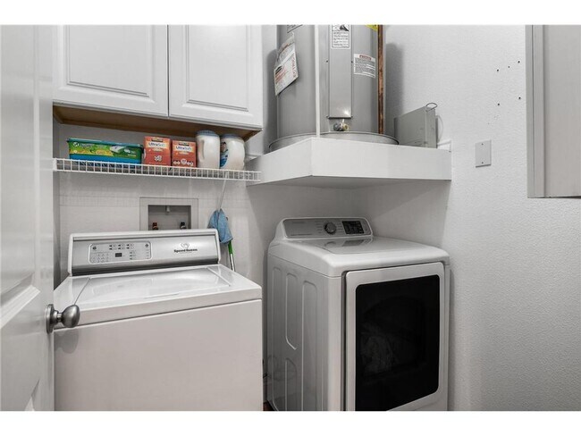 Building Photo - Sparkling 2 Bedroom Condo in Southwest Sta...
