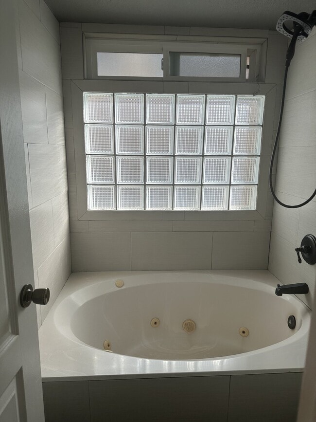 Building Photo - 5615 Burning Tree Dr