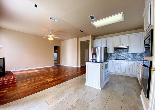 Building Photo - 3224 Heatherbrook Dr