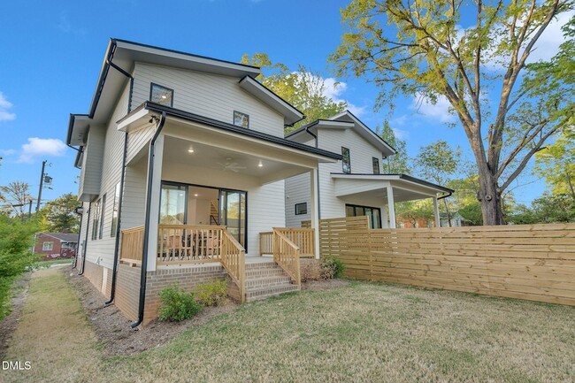 Building Photo - 810 Culpepper Ln