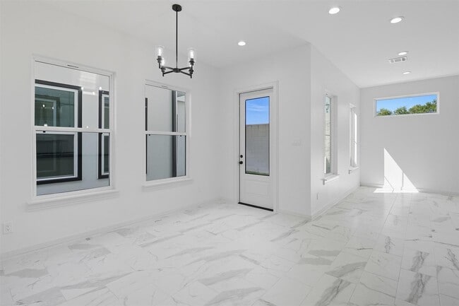 Building Photo - 2929 El Fenice Ln