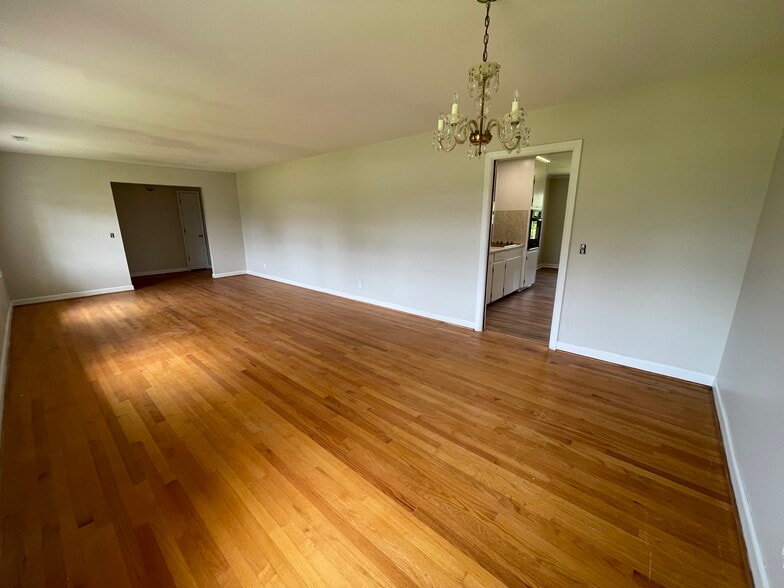 Building Photo - 821 Championship Dr