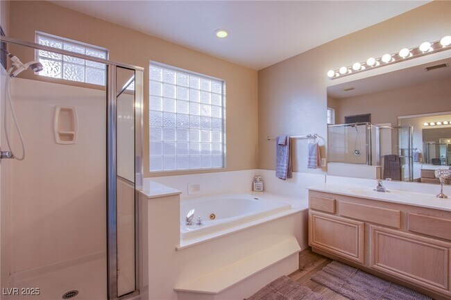 Building Photo - 3838 Erva St