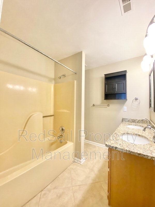 Building Photo - 145 Bridle Ln