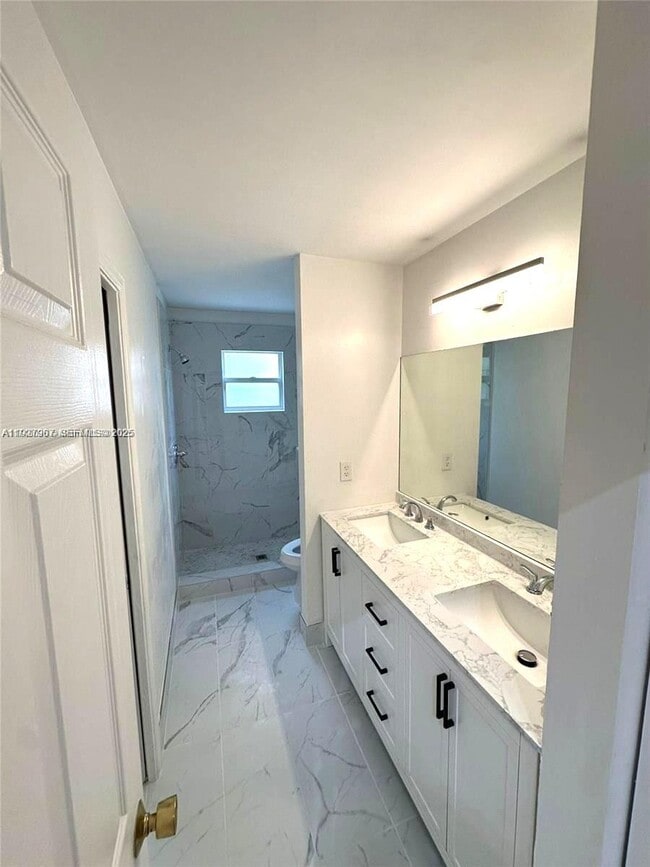 Building Photo - 4855 Palmbrooke Cir